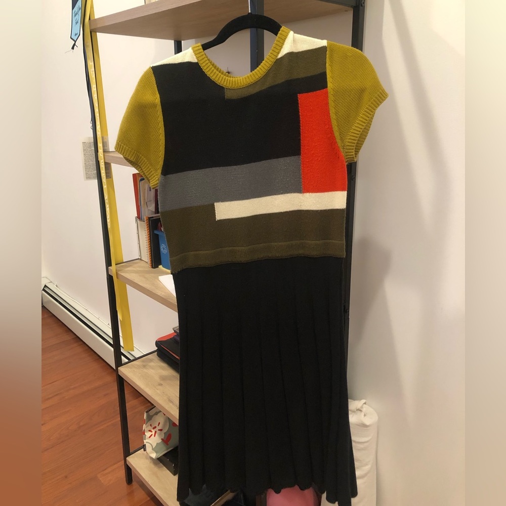 Vince Camuto Mod knit dress- designer and in GREAT condition! Size small